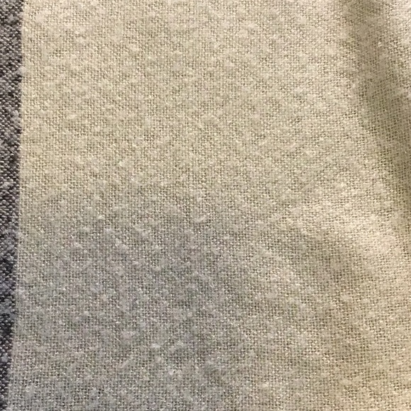 GUC Roots Blanket Scarf - Picture 4 of 5